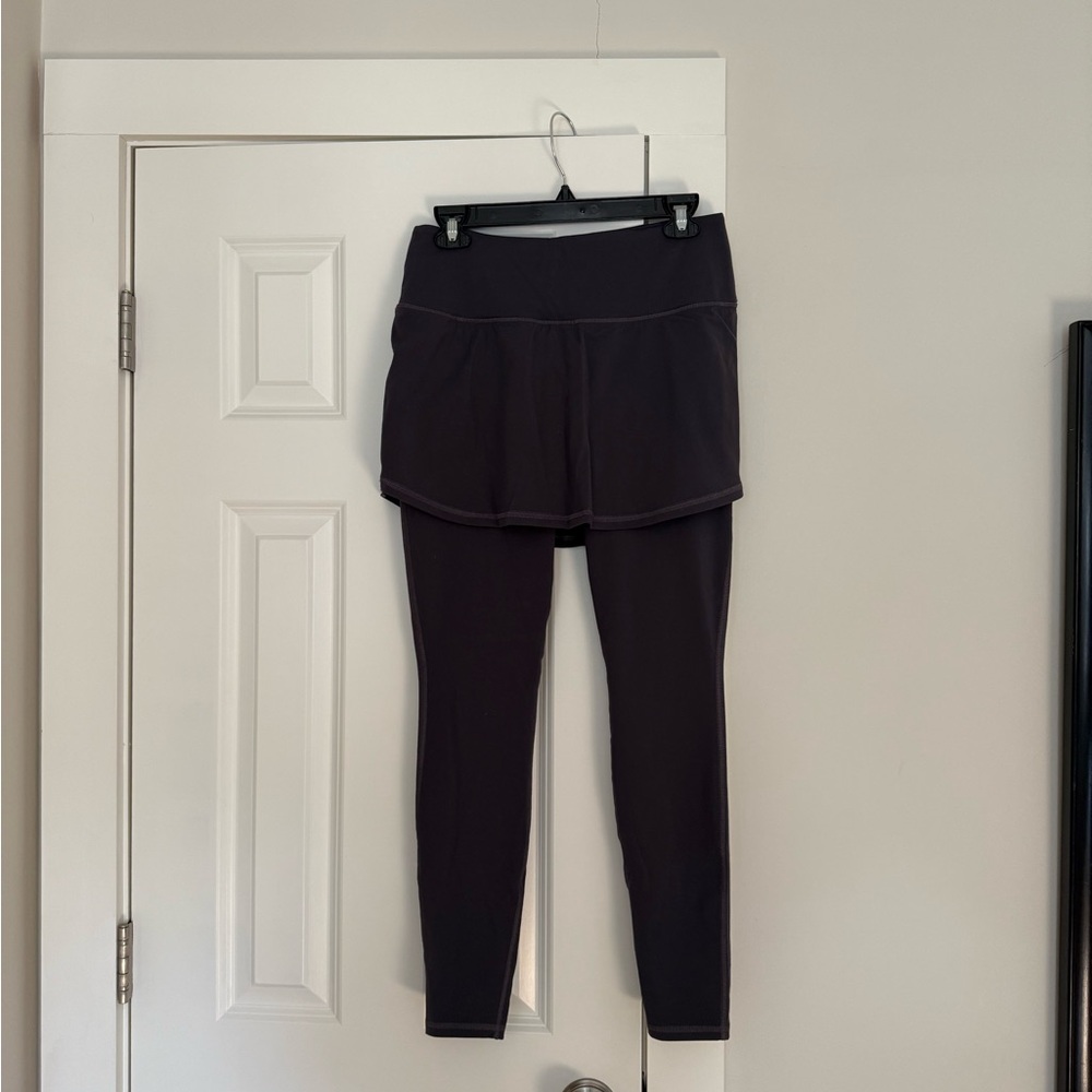 Athleta 2in1 Chaturanga Tights. Size Medium.
